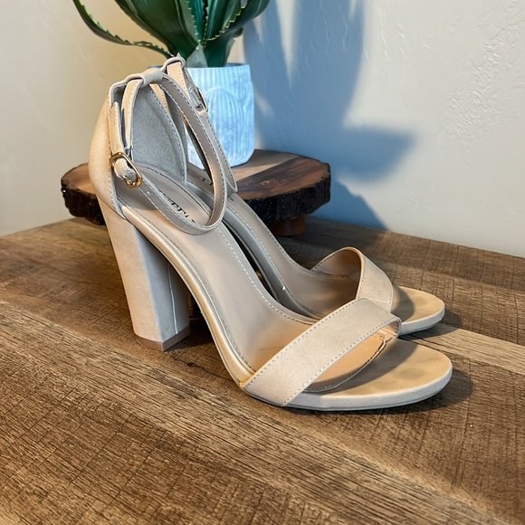 Just Fab tan heels! - Picture 2 of 5